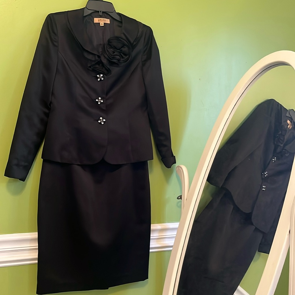 Kasper Elegant Black Suit